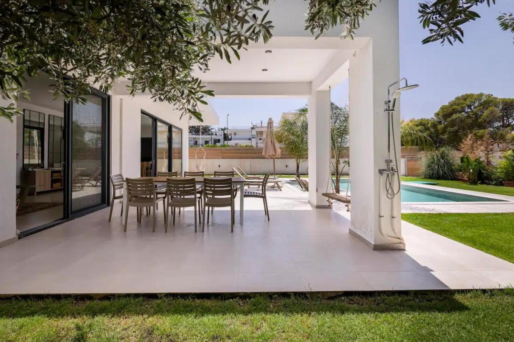 Villa Kala Loutraki - Private Pool & Sauna I Beach Bagian luar foto