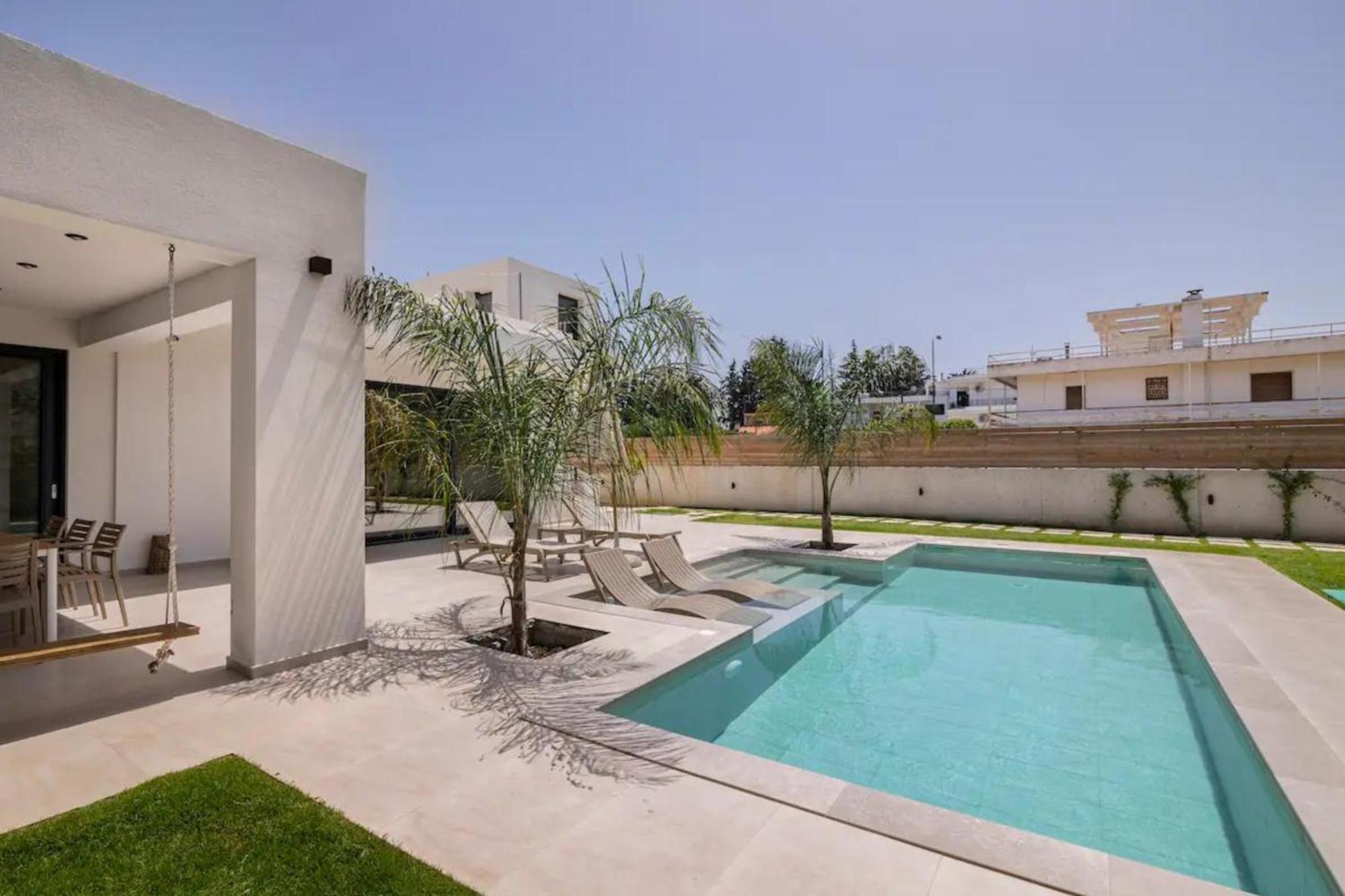 Villa Kala Loutraki - Private Pool & Sauna I Beach Bagian luar foto