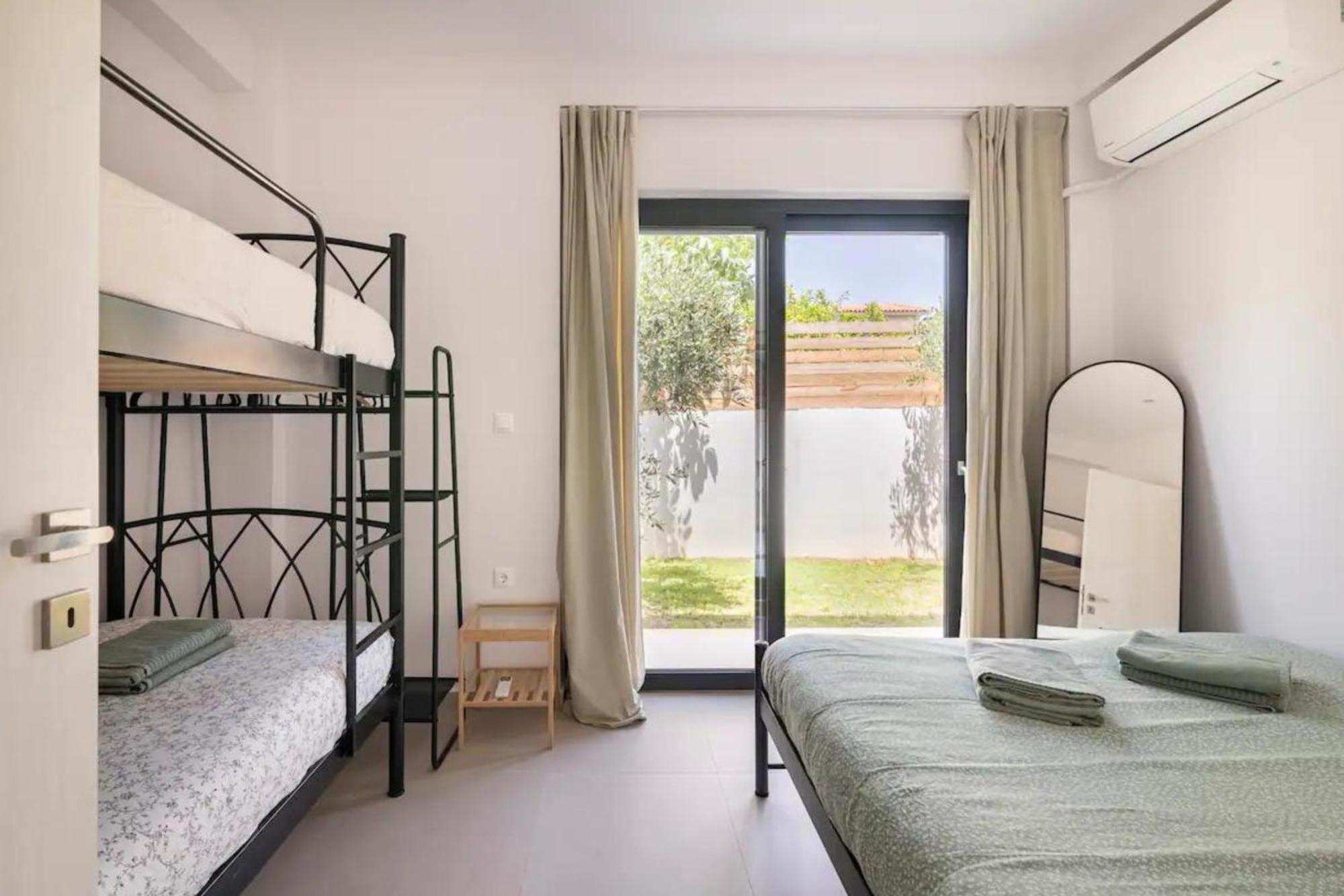 Villa Kala Loutraki - Private Pool & Sauna I Beach Bagian luar foto