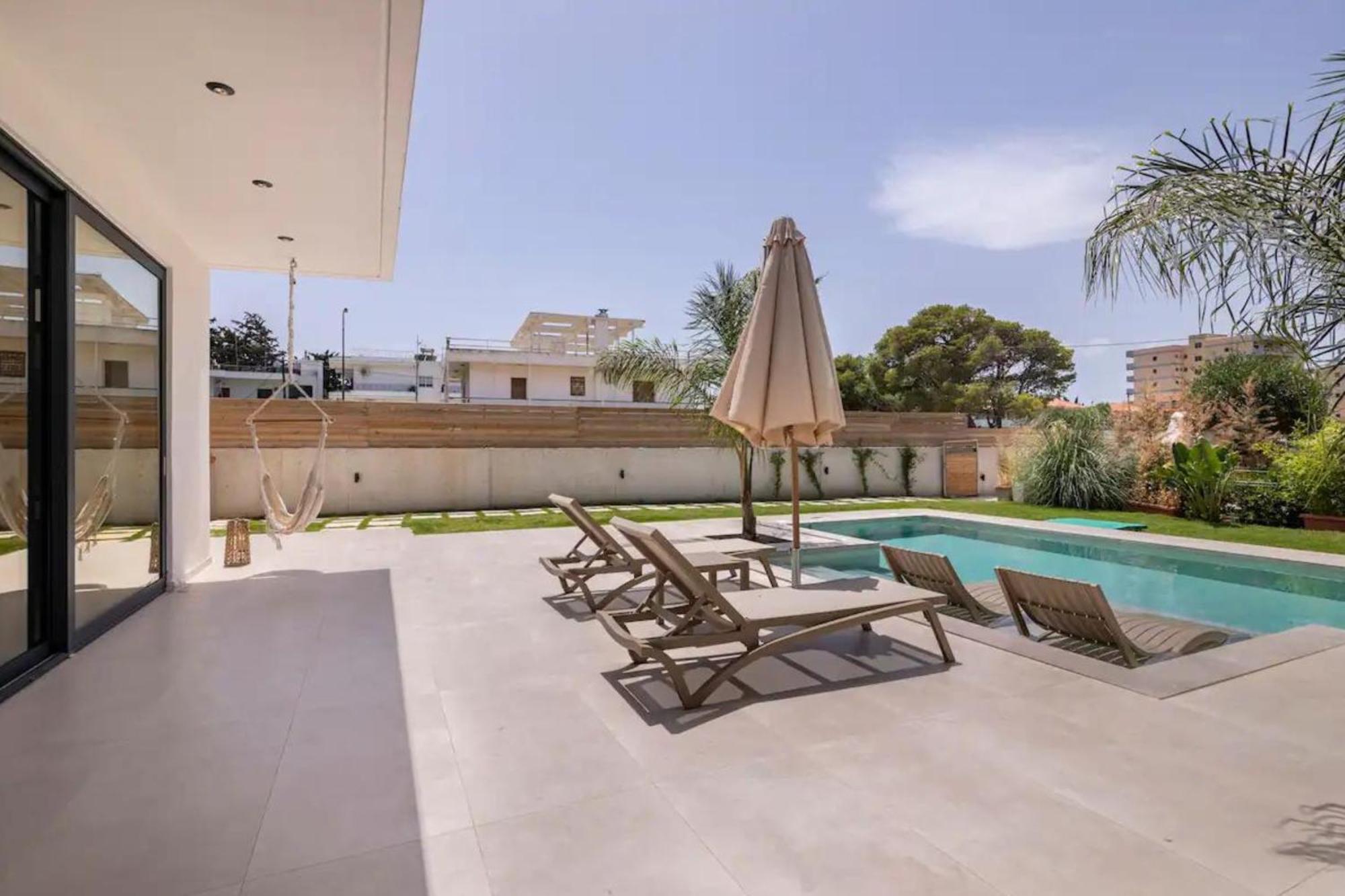 Villa Kala Loutraki - Private Pool & Sauna I Beach Bagian luar foto