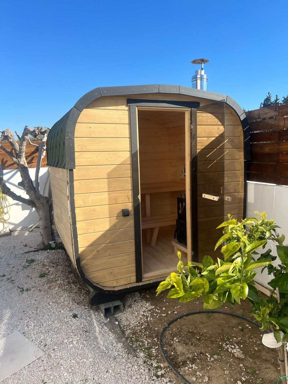 Villa Kala Loutraki - Private Pool & Sauna I Beach Bagian luar foto